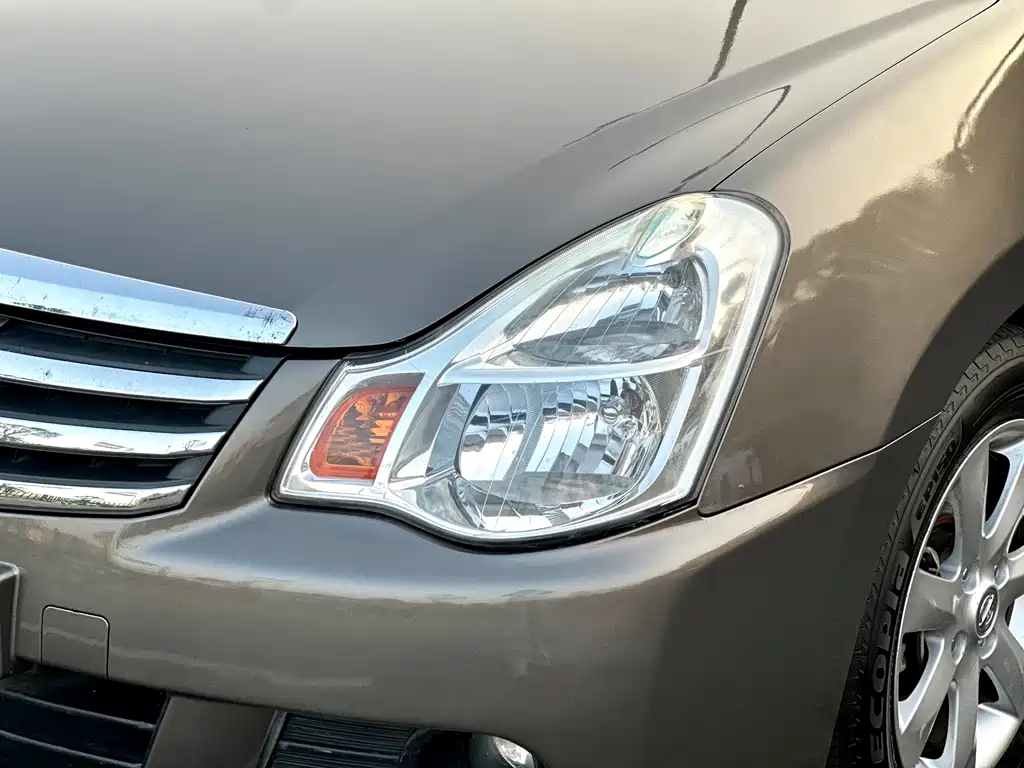 Nissan Sylphy 2010 — фото 16