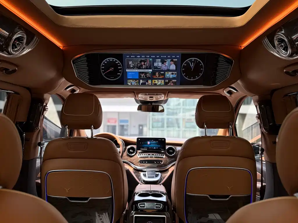 Mercedes-Benz V-Class 2023 — фото 16