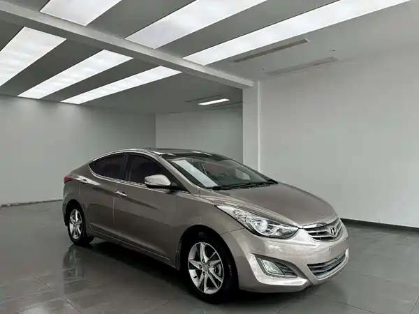 Hyundai Elantra Langdong 2012