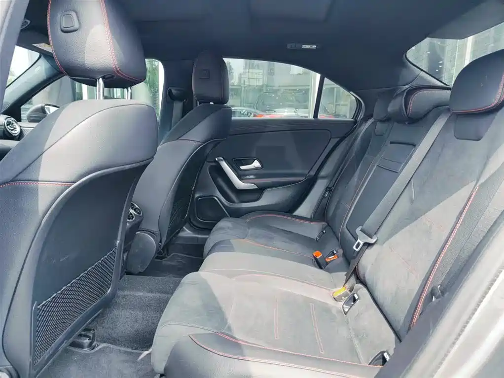 Mercedes-Benz A-Class 2024 — фото 14