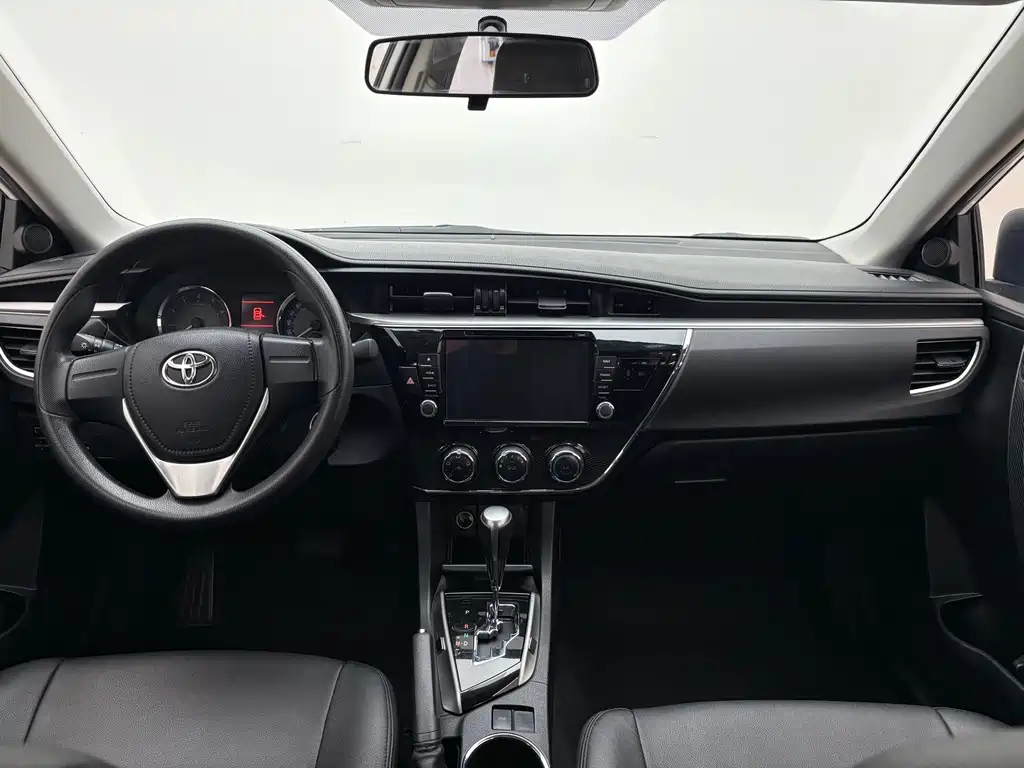 Toyota Corolla 2017 — фото 11