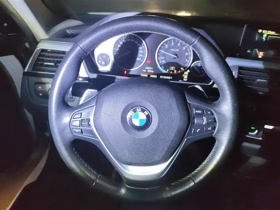 BMW 3 Series 2015 — фото 15