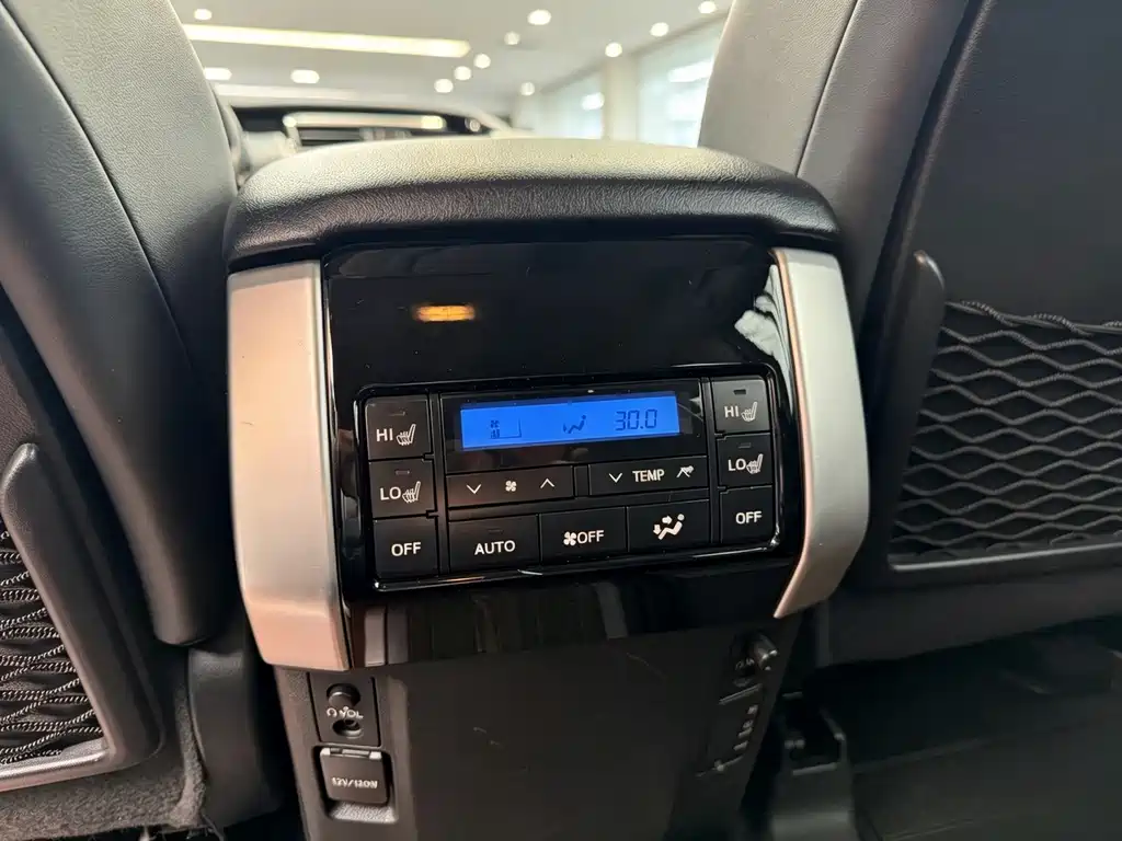 Toyota Prado 2019 — фото 7
