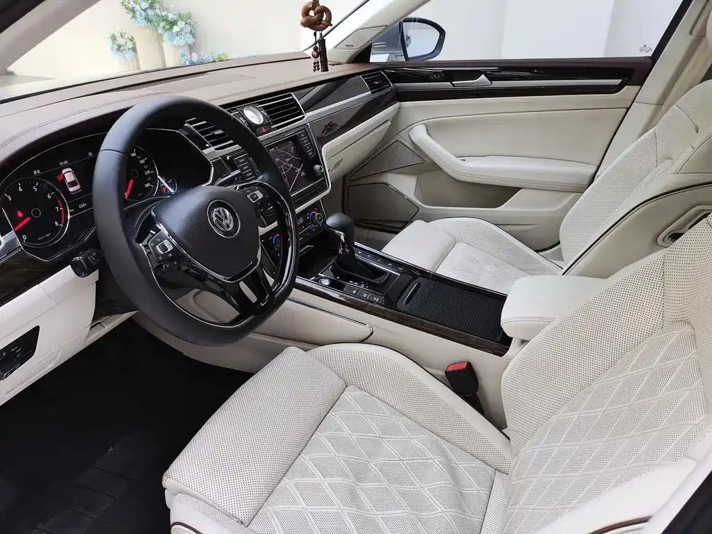 Volkswagen Phideon 2017 — фото 15