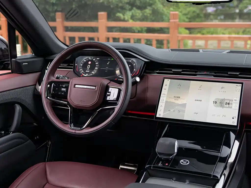 Land Rover Sport 2025 — фото 12
