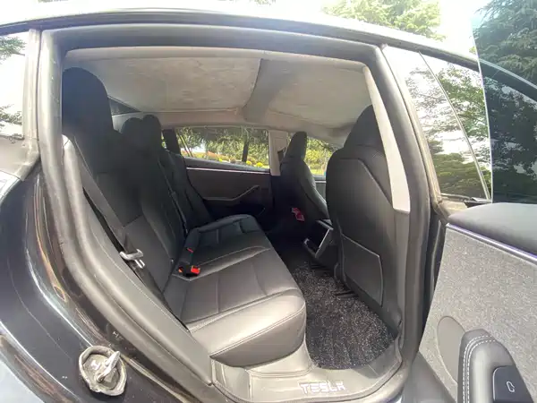 Tesla Model 3 2024