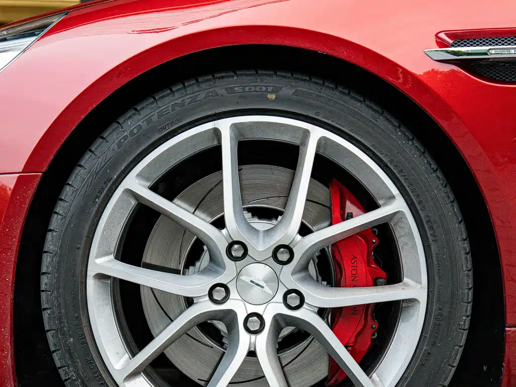 Aston Martin Rapide 2014 — фото 4