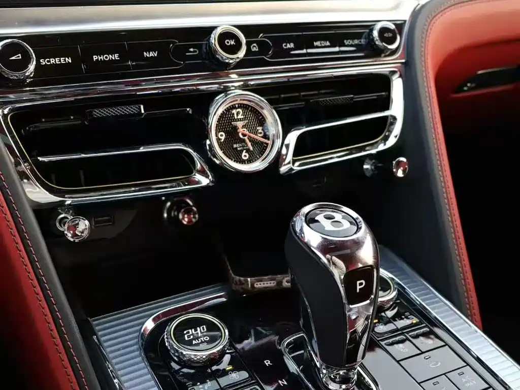 Bentley Flying Spur 2021 — фото 13