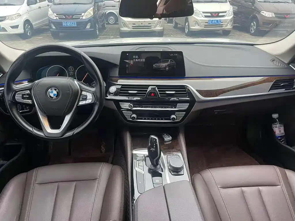 BMW 5 Series 2019 — фото 6