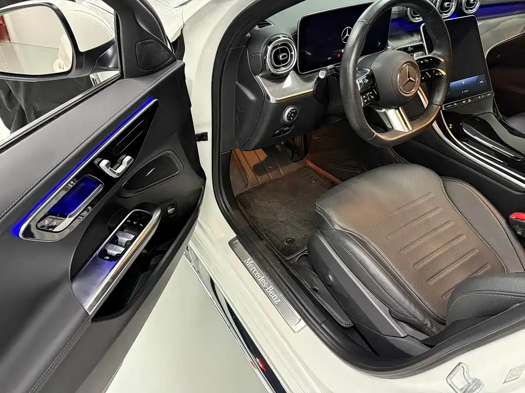 Mercedes-Benz C-Class 2023 — фото 5