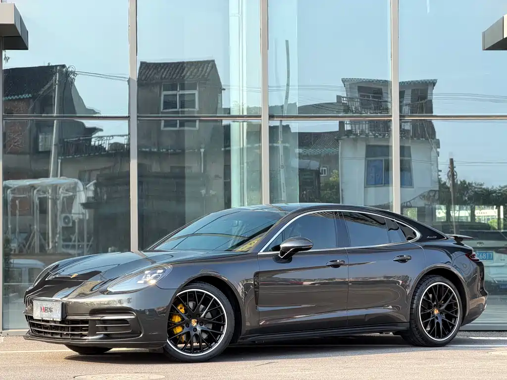 Porsche Panamera 2018 — фото 1