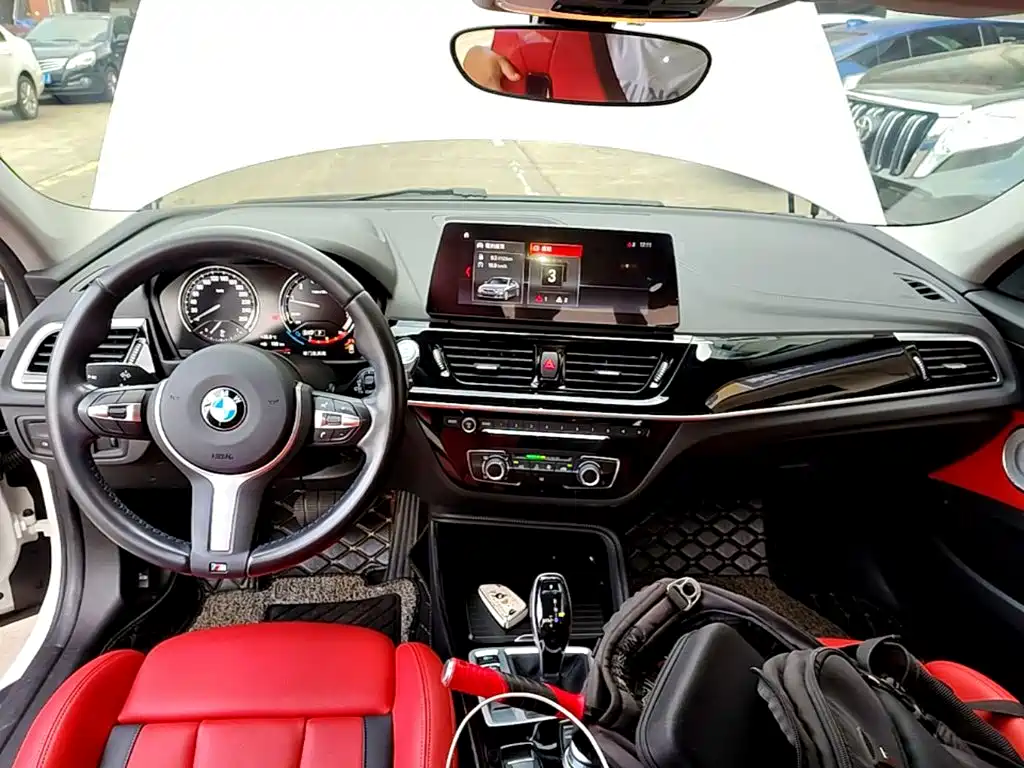 BMW 1 Series 2021 — фото 10