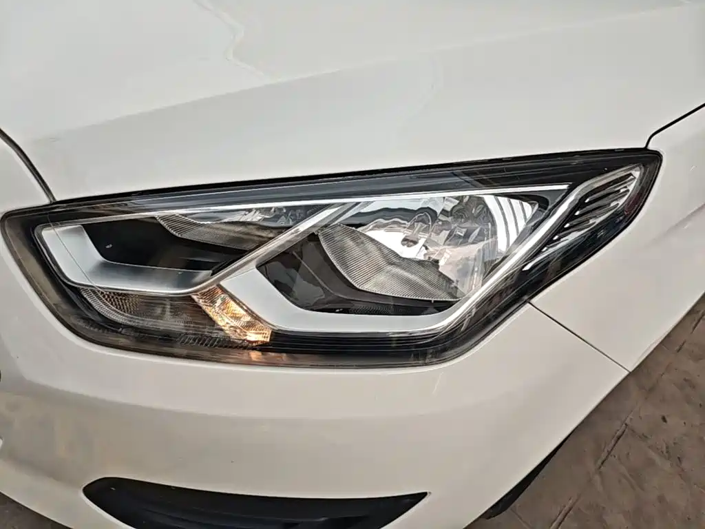 Ford Escort 2018 — фото 24