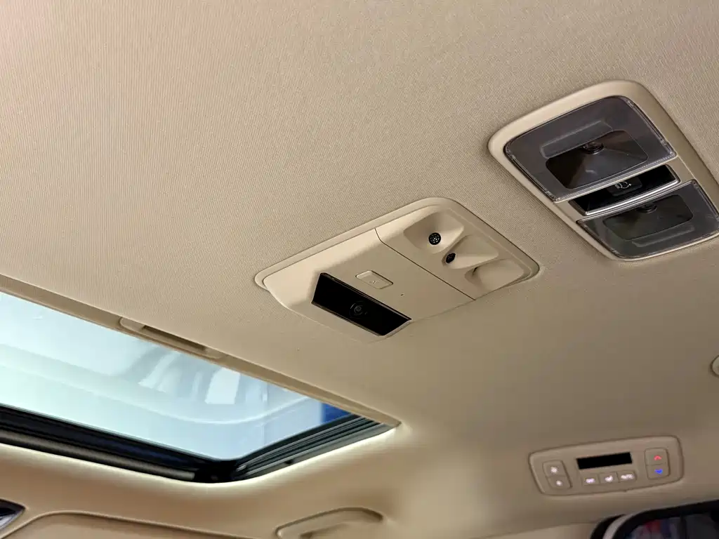 Kia Carnival 2023 — фото 24
