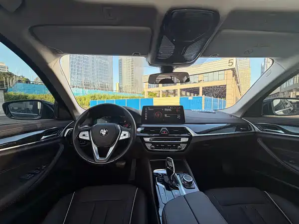 BMW 5 Series 2022