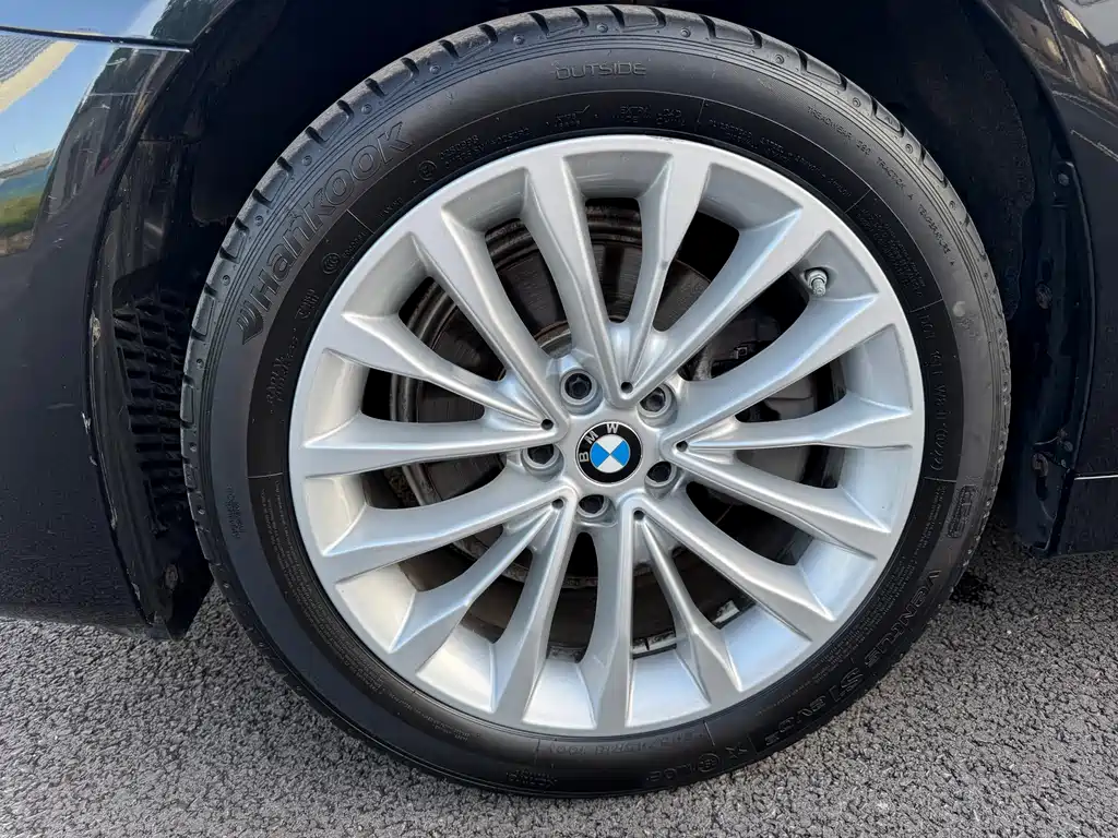 BMW 5 Series 2022 — фото 14