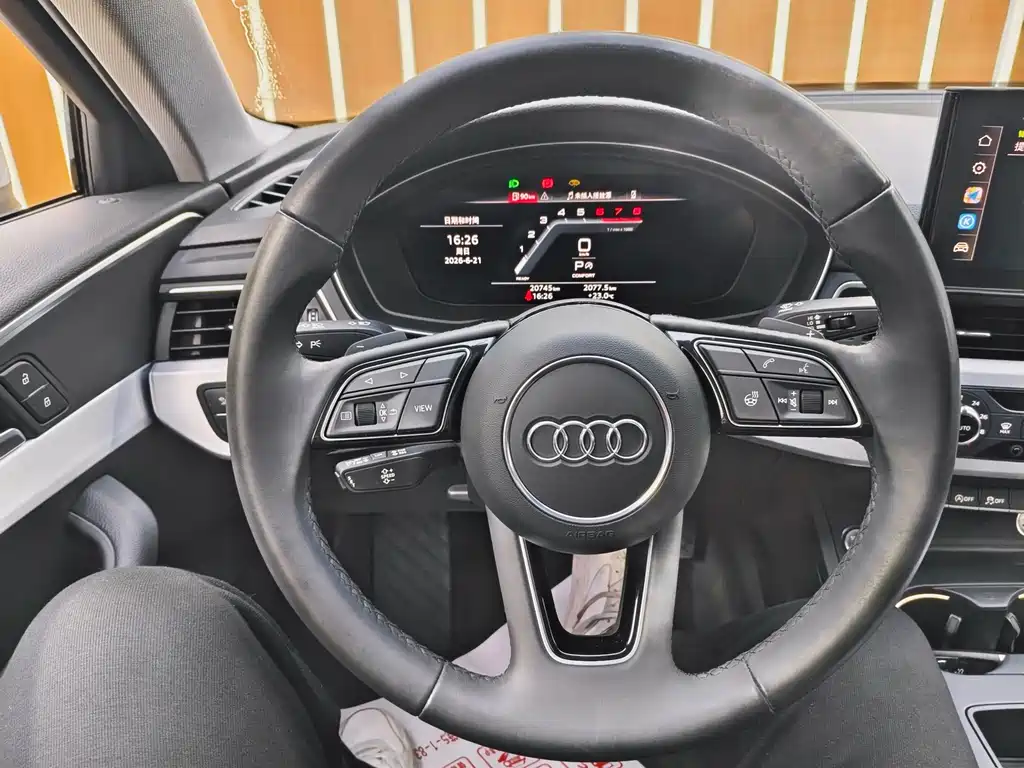 Audi A4L 2023 — фото 14