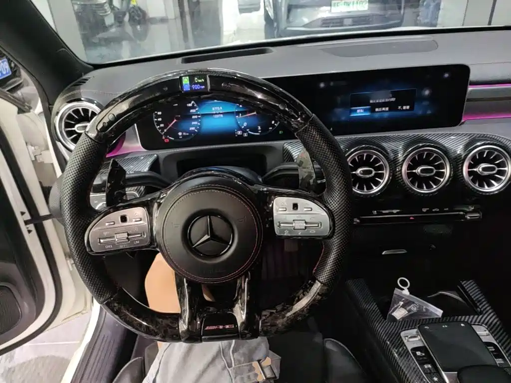 Mercedes-Benz A-Class 2019 — фото 10