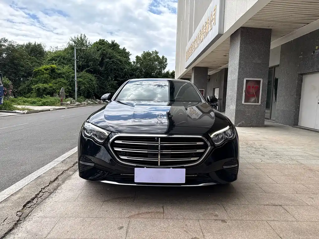 Mercedes-Benz E-Class 2024