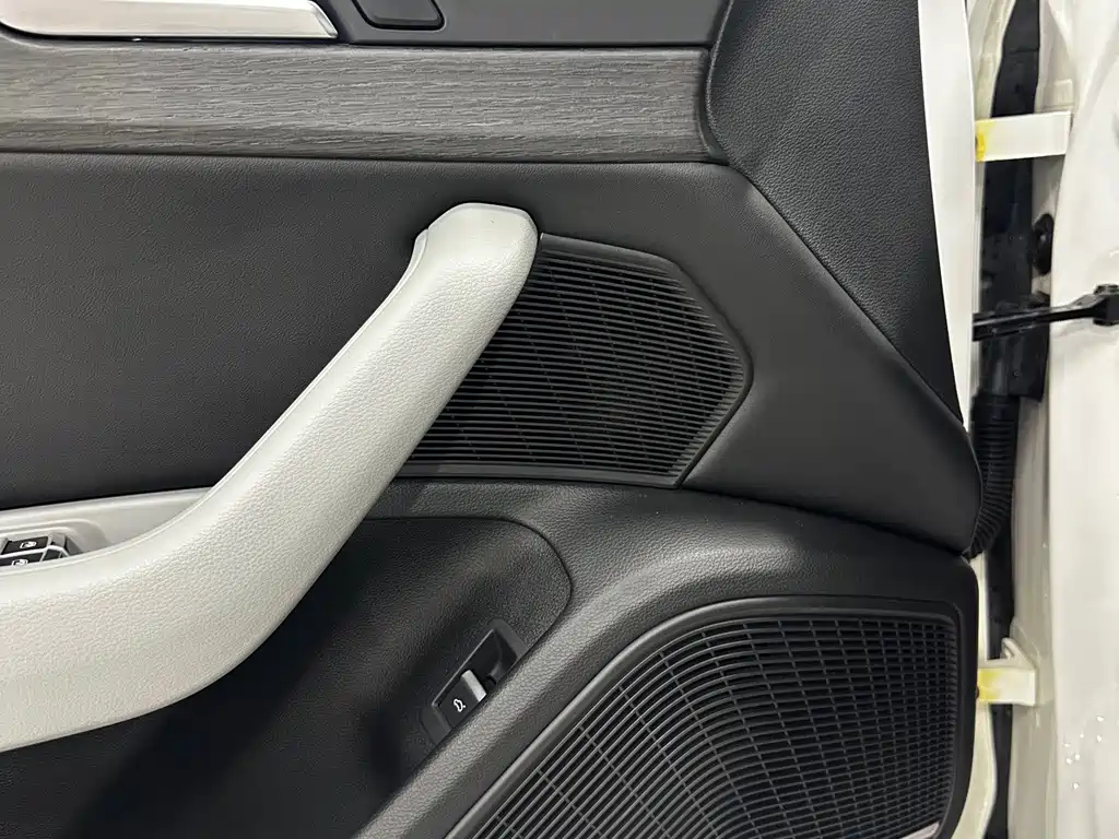 Audi A4L 2016