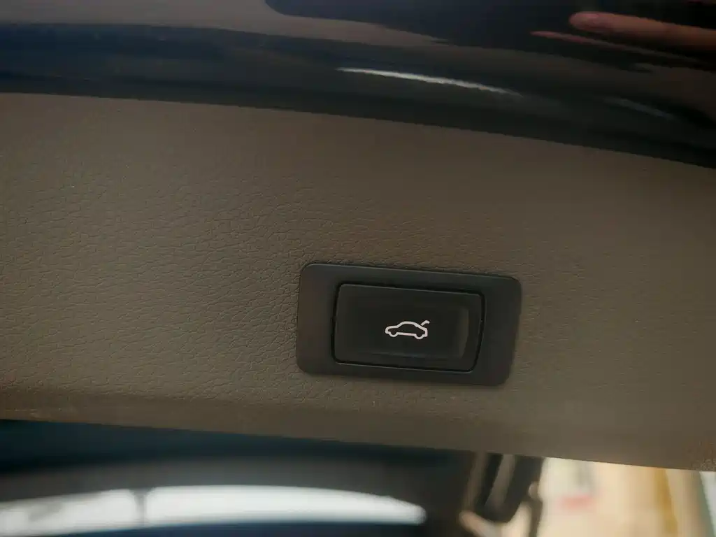 Audi Q7 2012 — фото 16