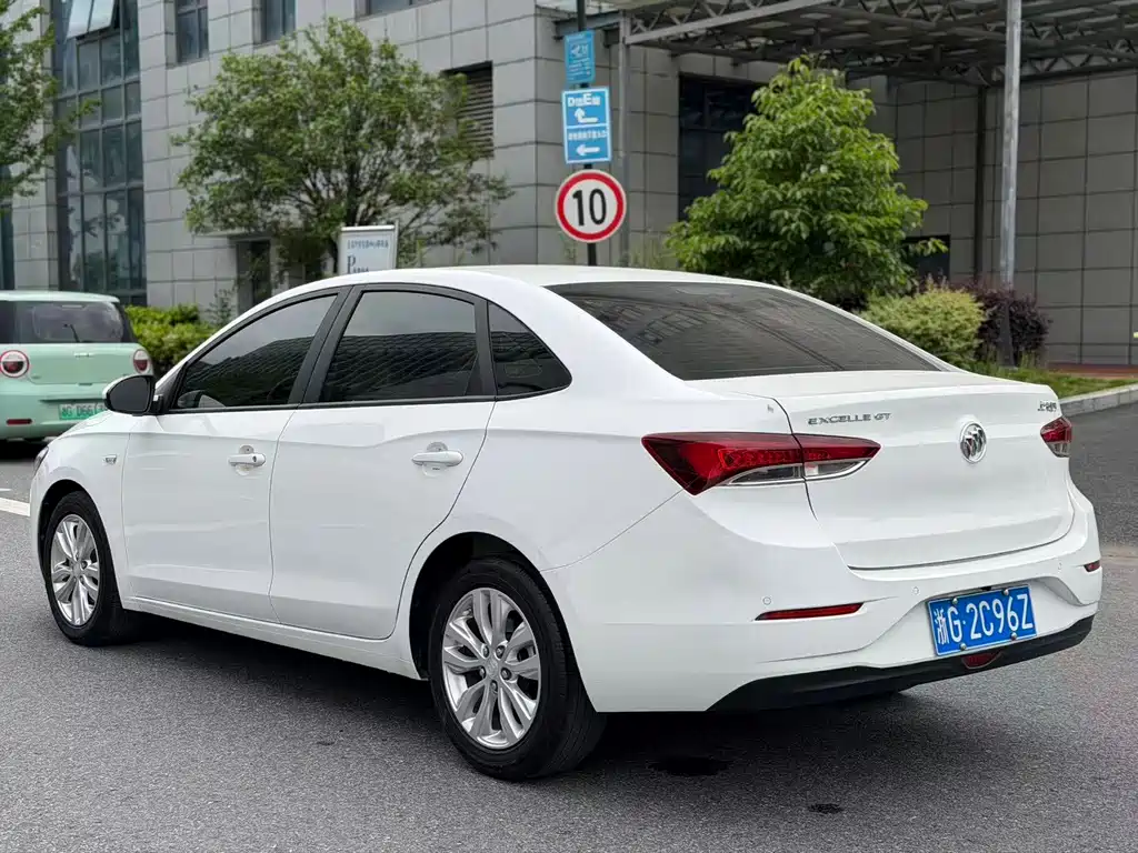 Buick Excelle 2022 — фото 14