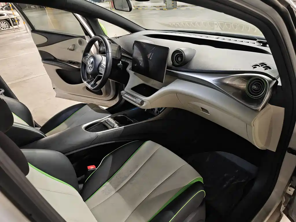 BYD Dolphin 2022 — фото 10