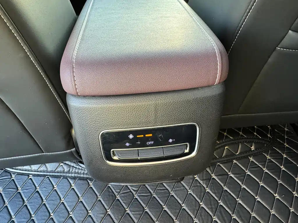 GAC Motor Trumpchi M6 2021 — фото 20