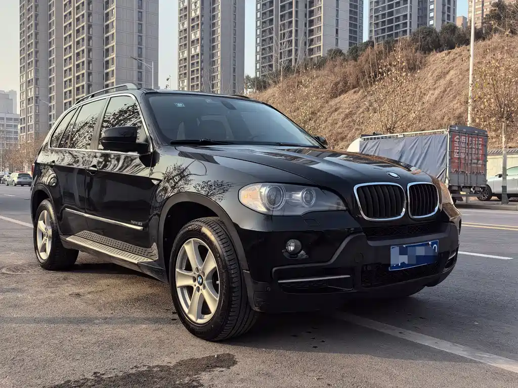 BMW X5 2010 — фото 2