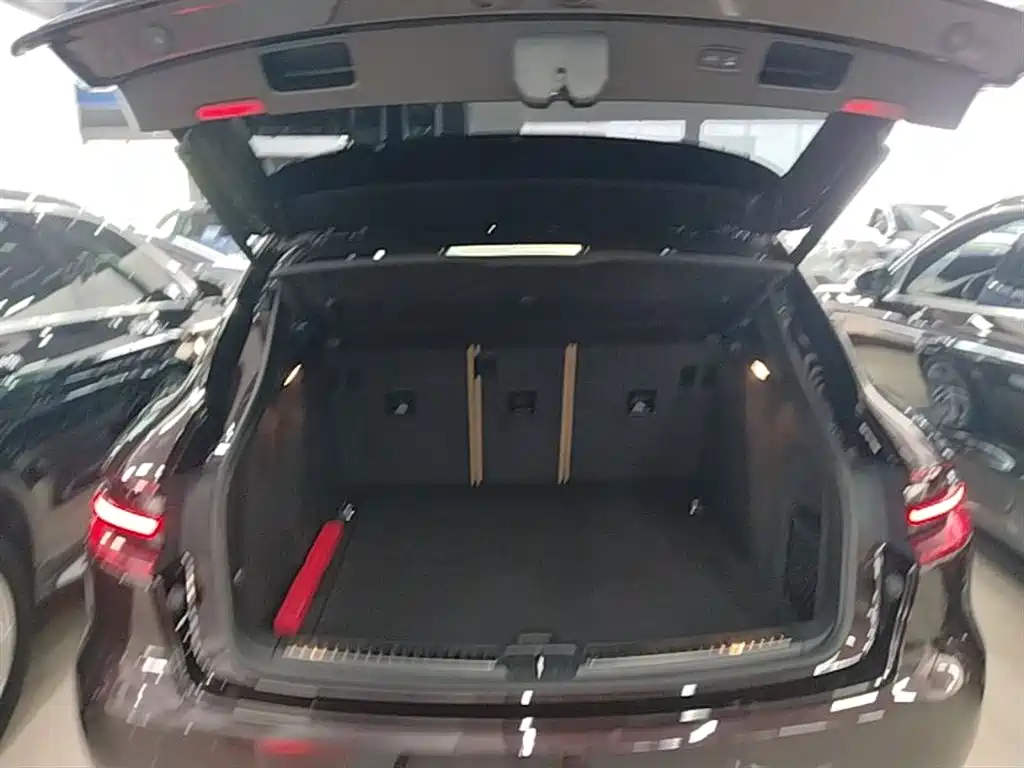 Porsche Macan 2018 — фото 19