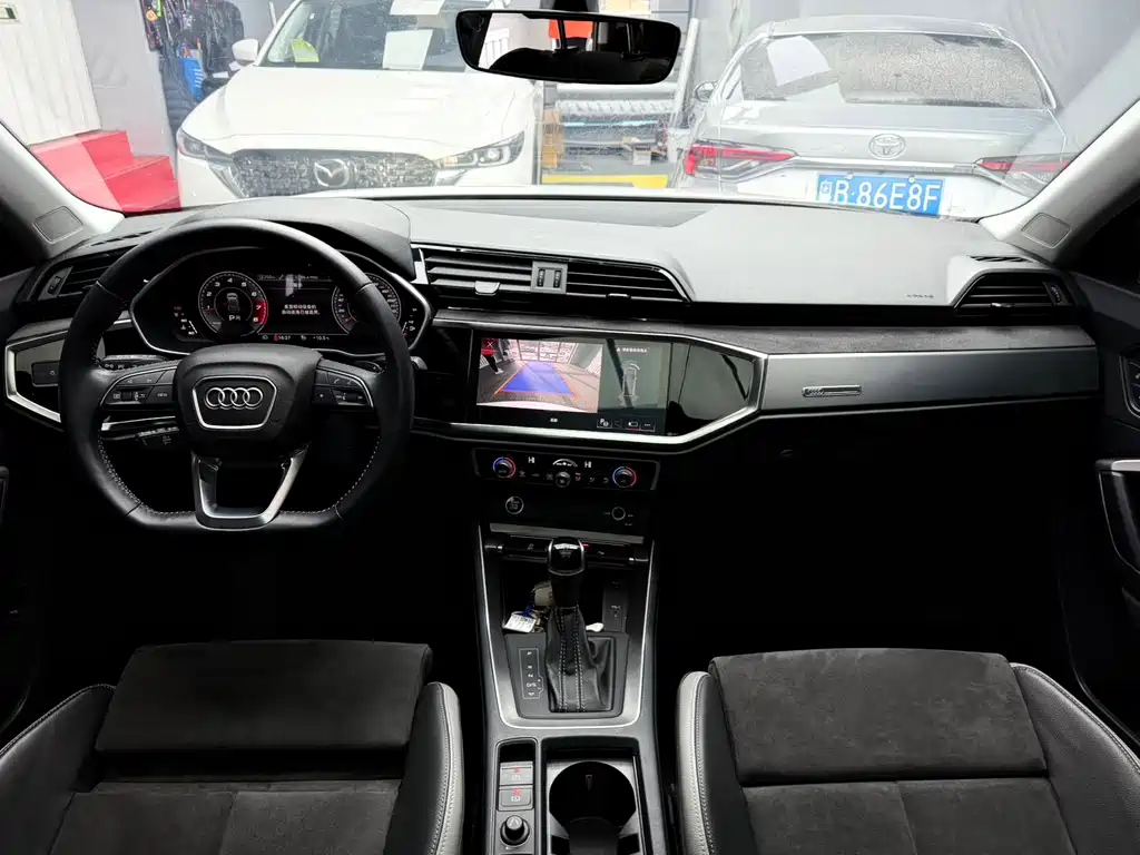 Audi Q3 2022 — фото 10
