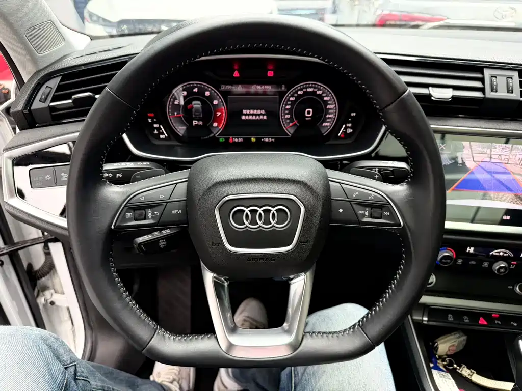 Audi Q3 2022 — фото 18