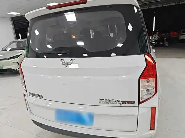 Wuling Hongguang PLUS 2020