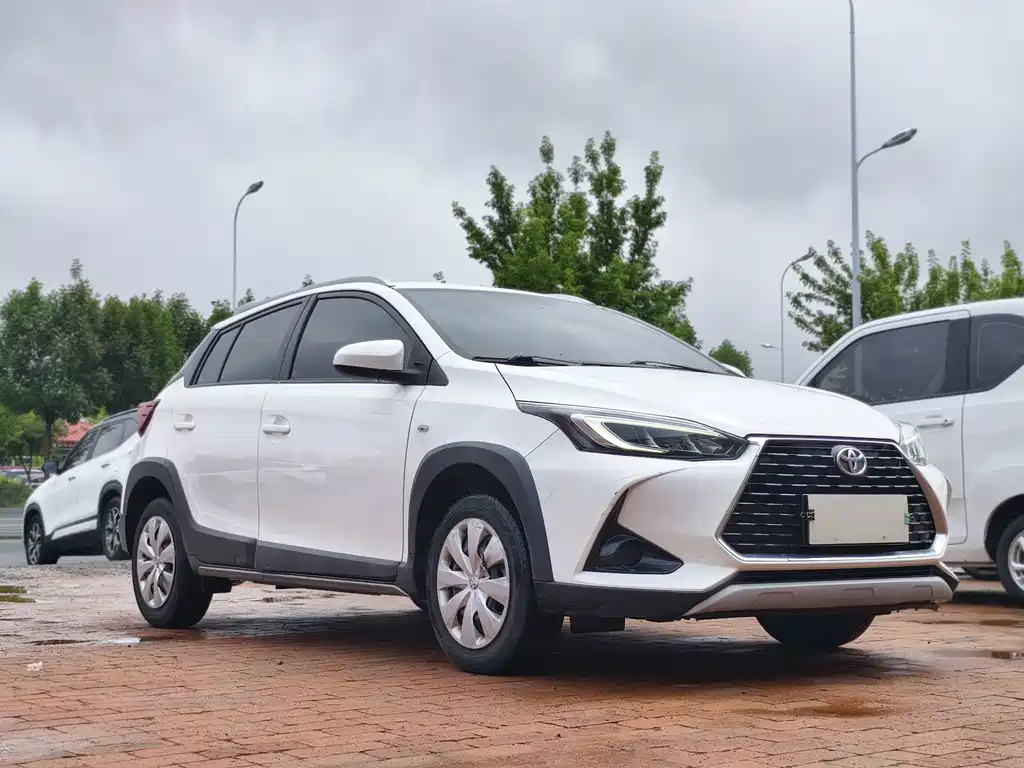 Toyota Yaris L 2021 — фото 3