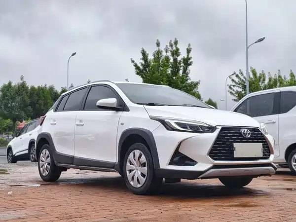 Toyota Yaris L 2021