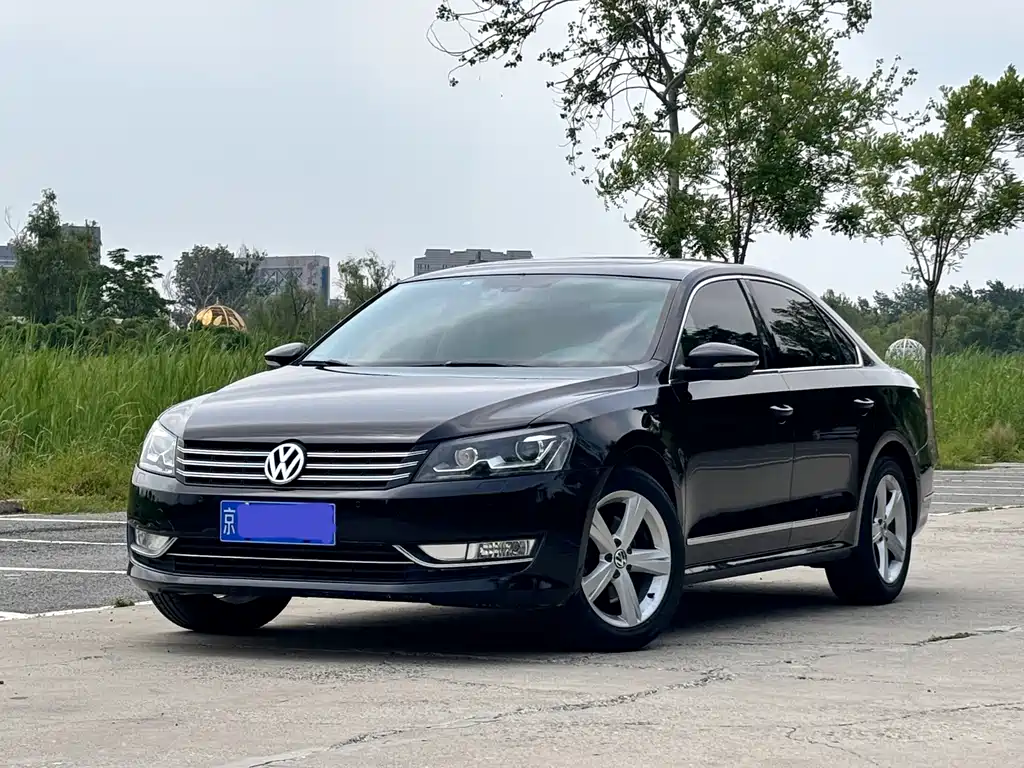 Volkswagen Passat 2015 — фото 1