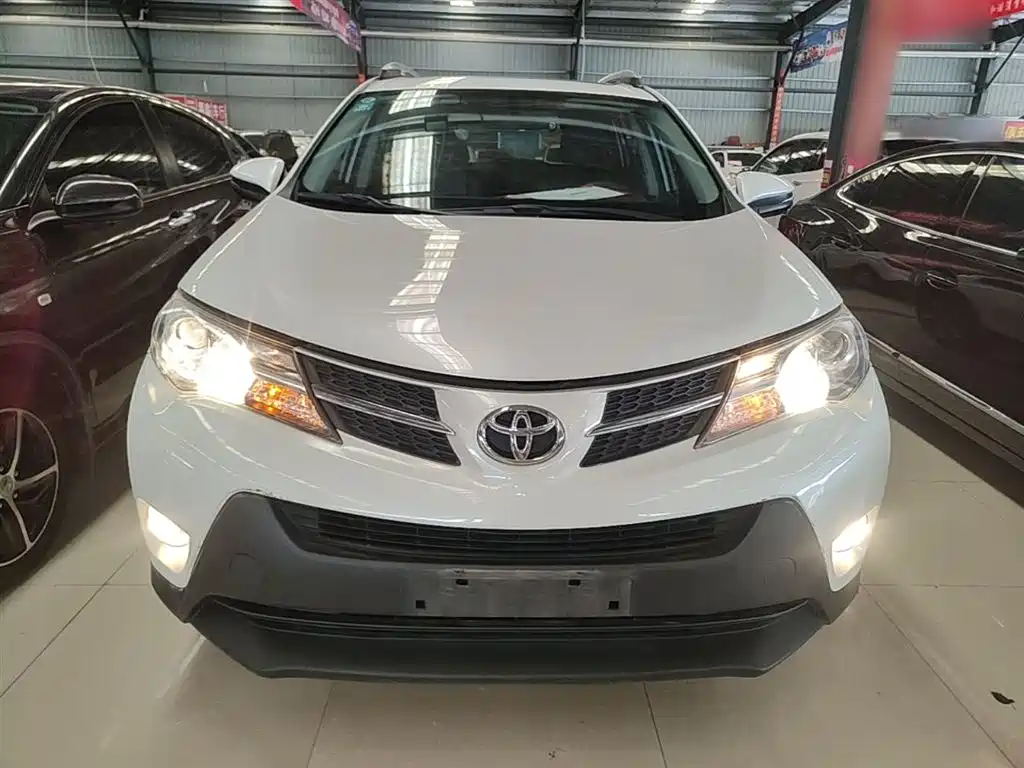 Toyota RAV4 2016 — фото 3