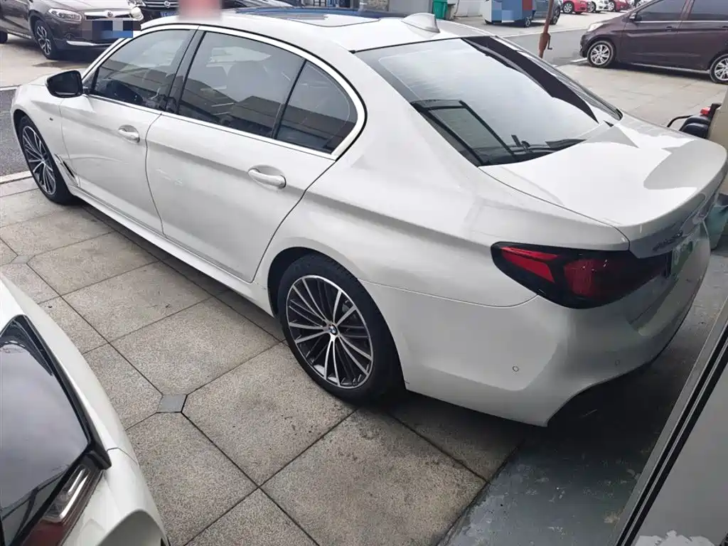 BMW 5 Series 2020 — фото 22