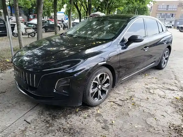 Hongqi E-QM5 2023