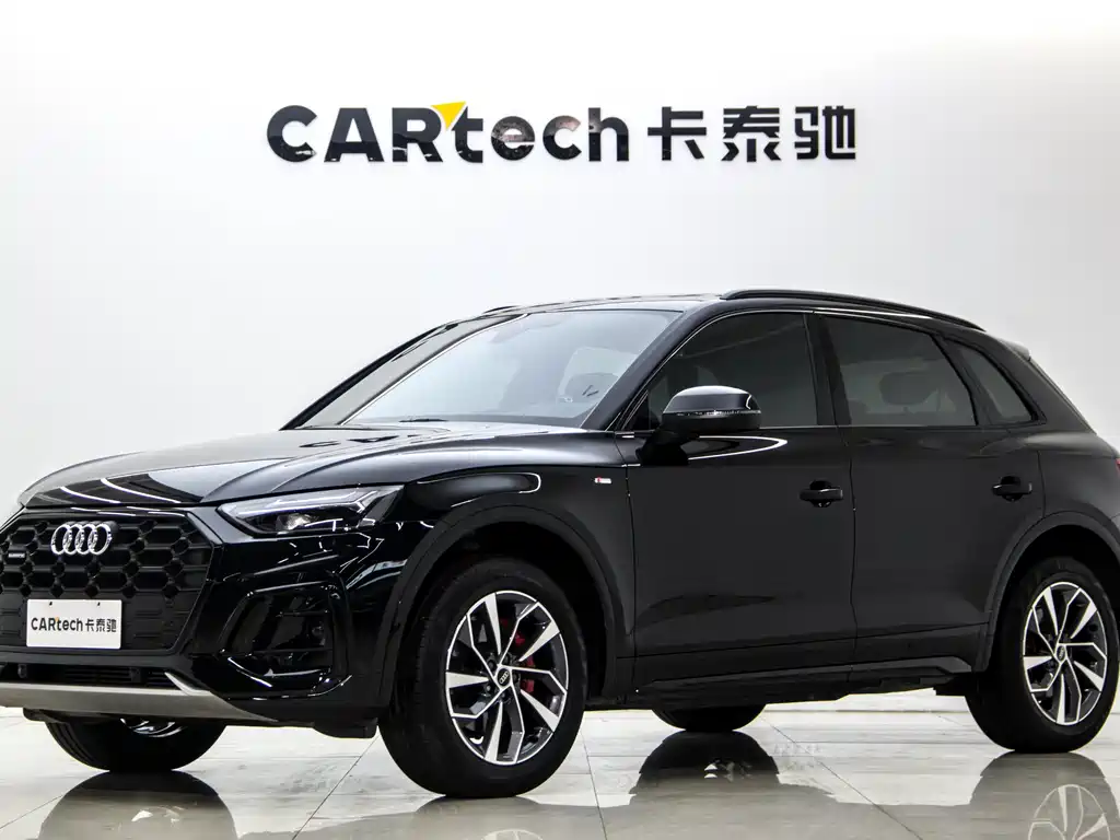 Audi Q5L 2024 — фото 1