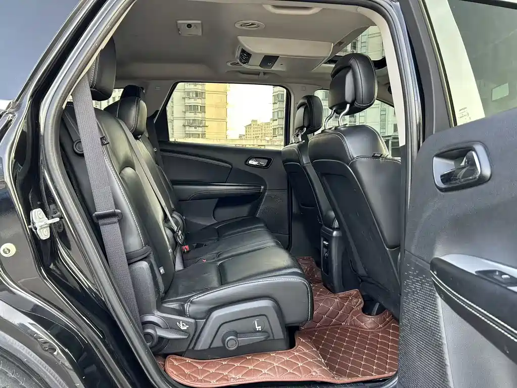Dodge Journey 2016 — фото 19