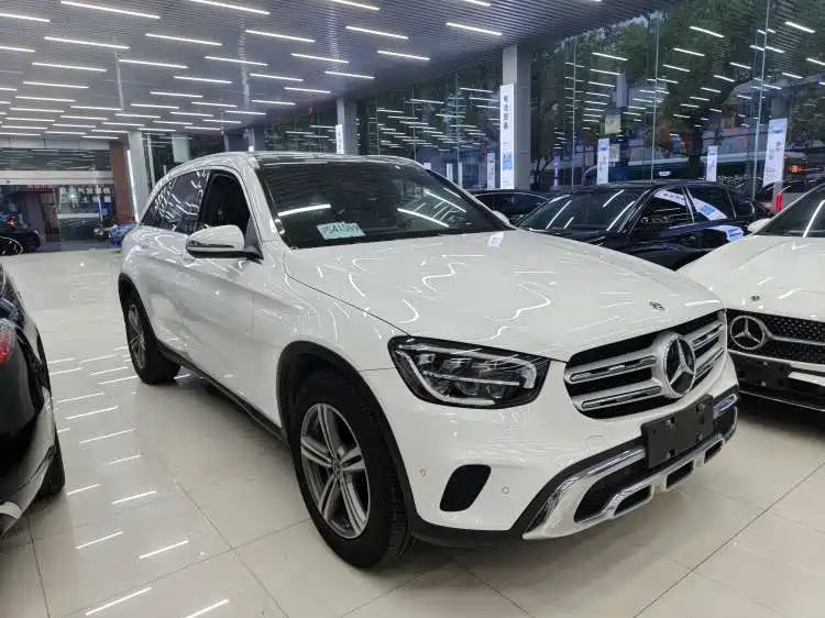 Mercedes-Benz GLC 2022 — фото 1
