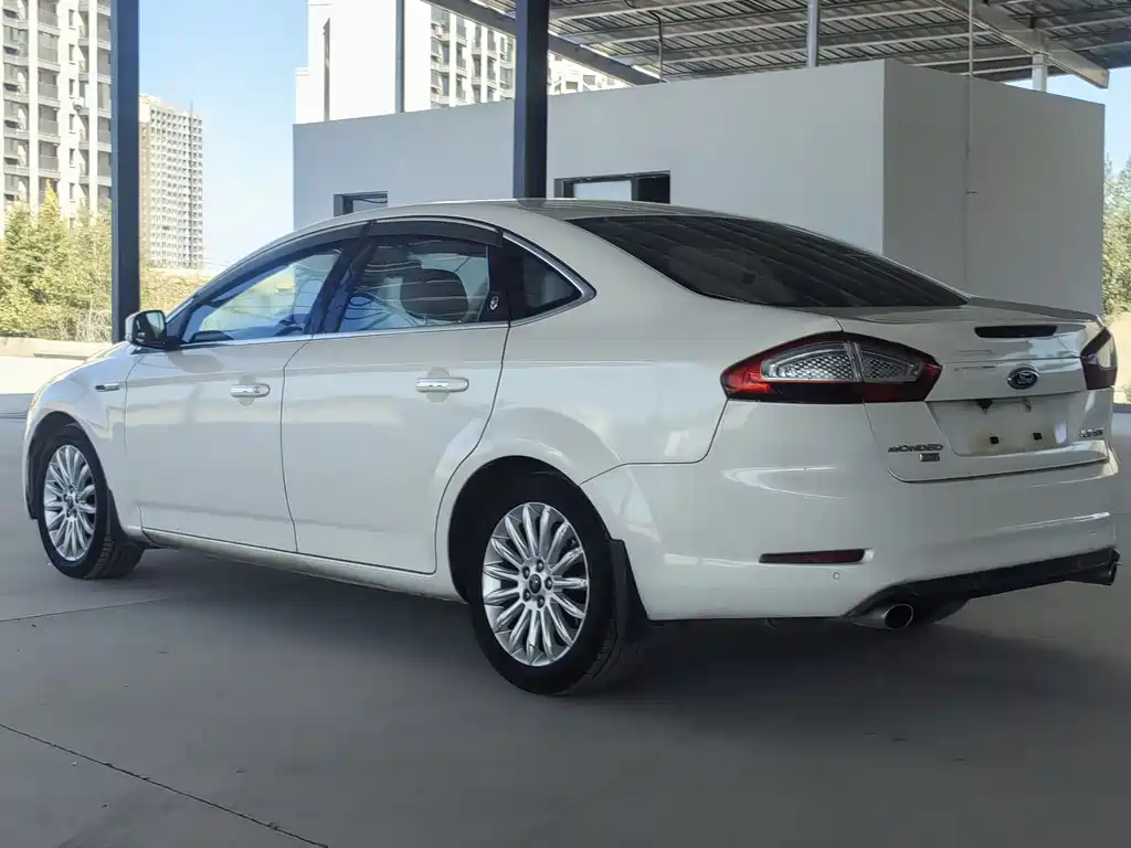 Ford Mondeo 2014 — фото 7