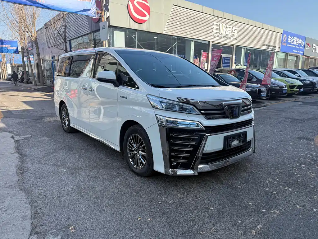 Toyota Vellfire 2022 — фото 3