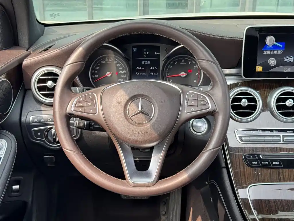 Mercedes-Benz GLC 2017 — фото 14