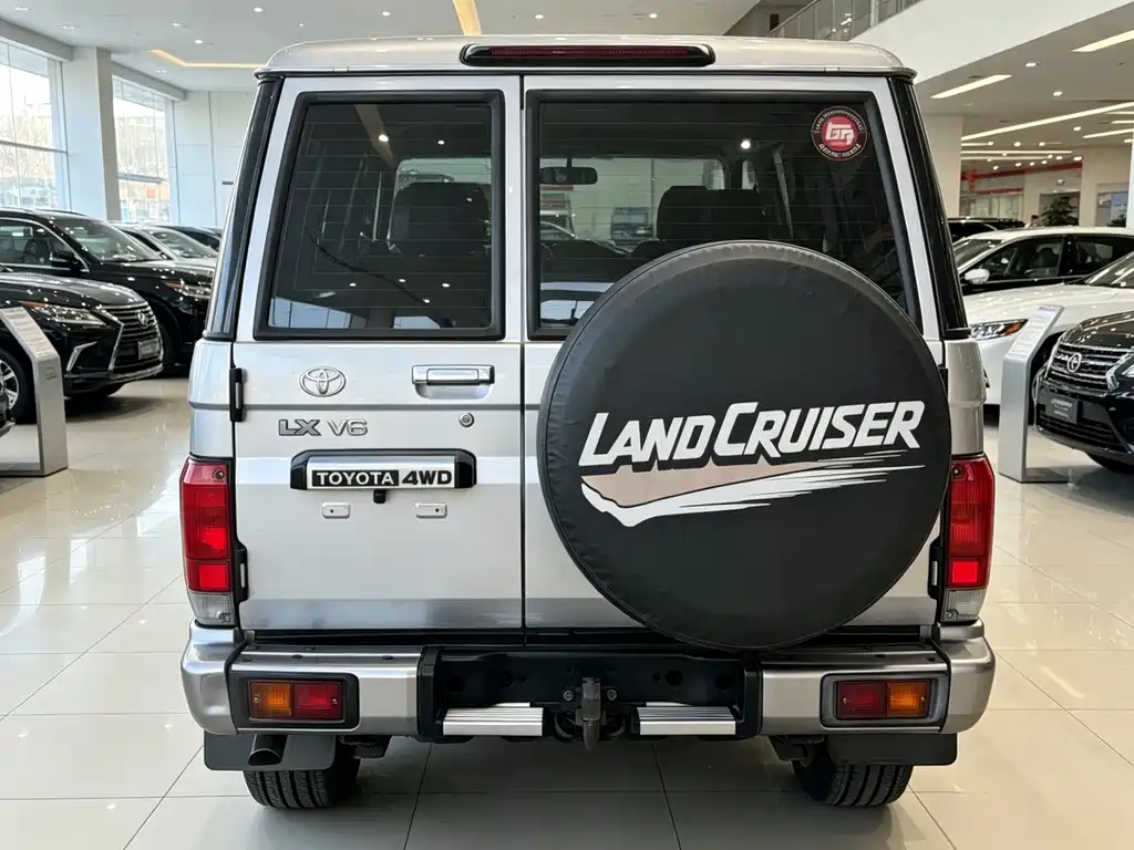 Toyota Land Cruiser 2019 — фото 6