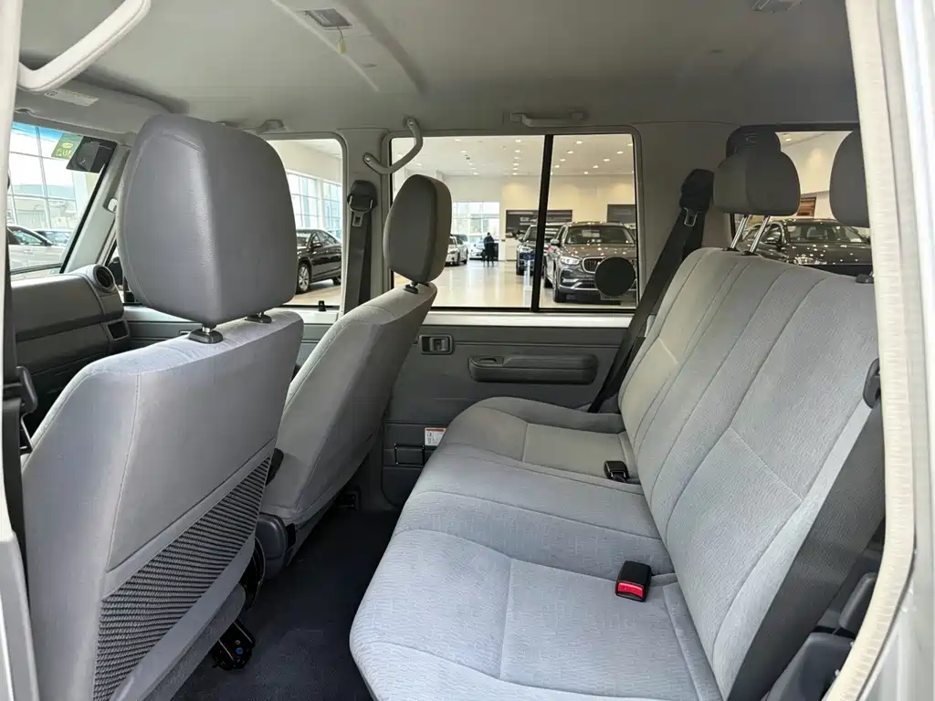 Toyota Land Cruiser 2019 — фото 9