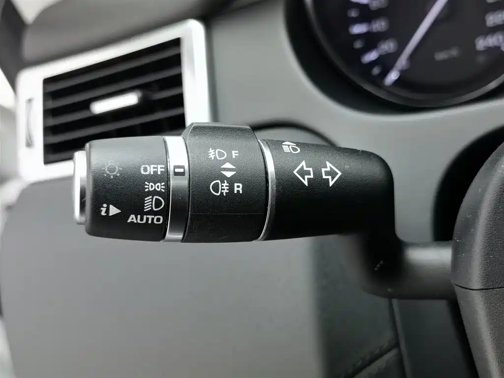 Land Rover Discovery Sport 2016 — фото 21