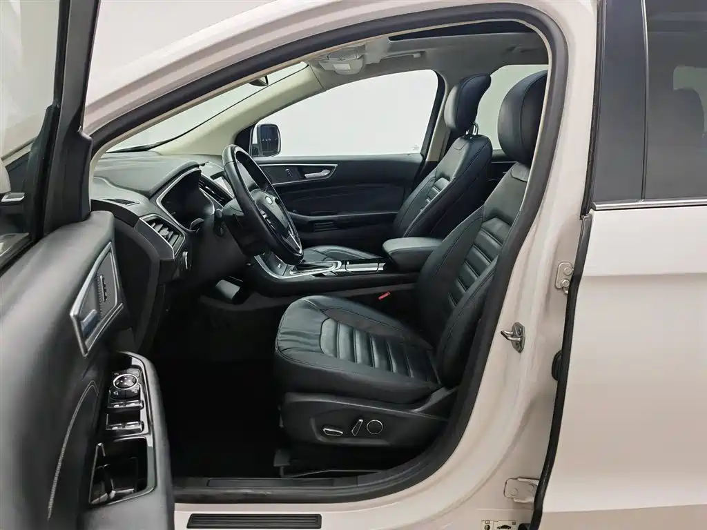 Ford Edge 2016 — фото 10