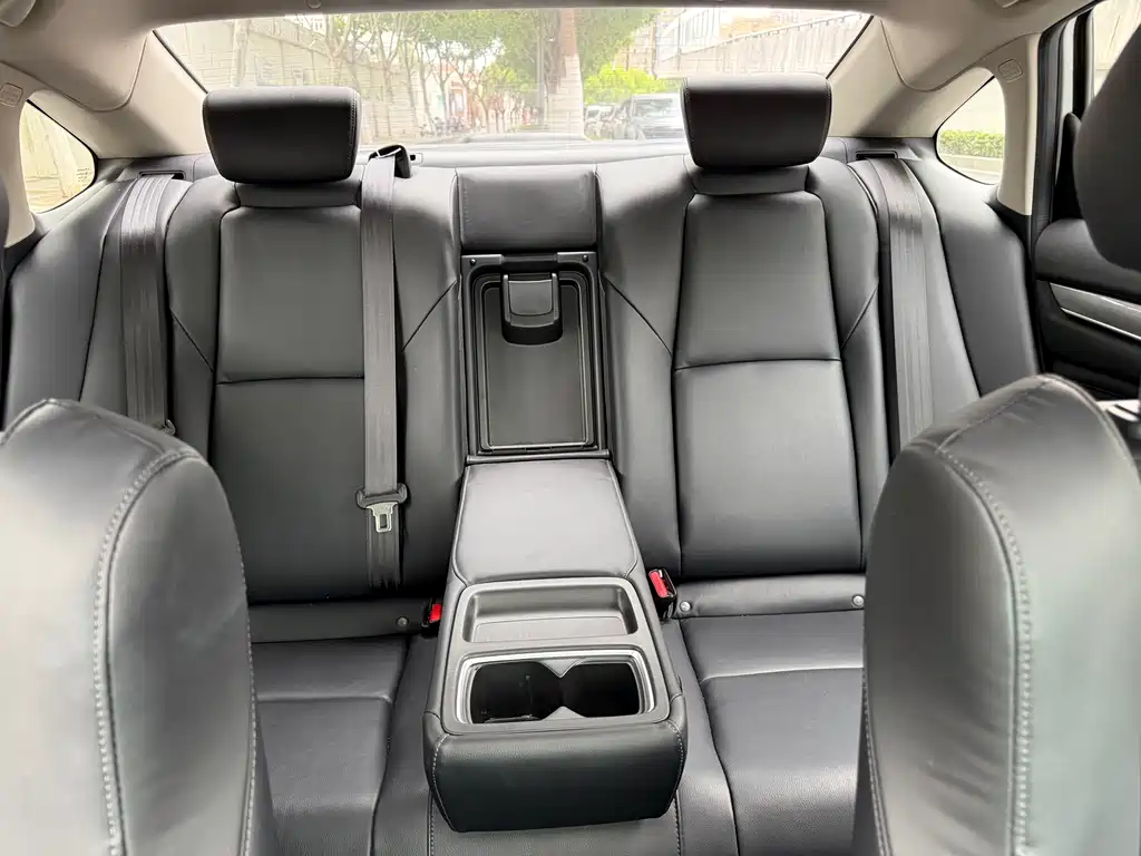 Honda Accord 2019 — фото 16